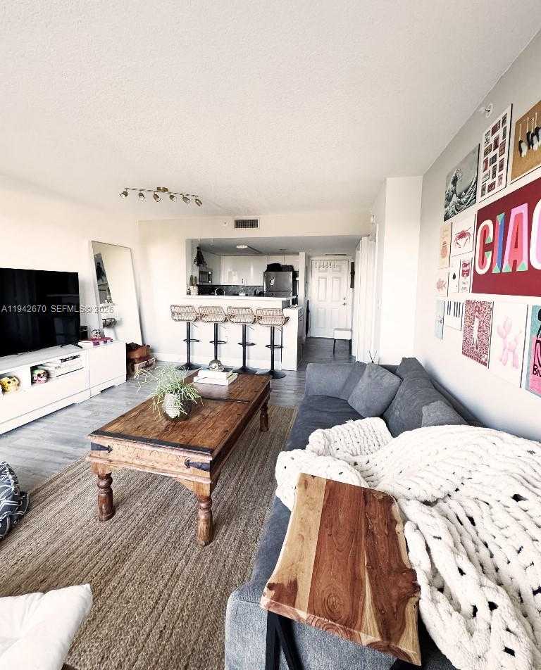 Small Image of 3000 CORAL WAY #703, Miami Number 5