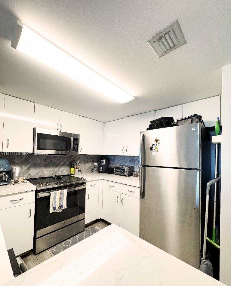 Small Image of 3000 CORAL WAY #703, Miami Number 8