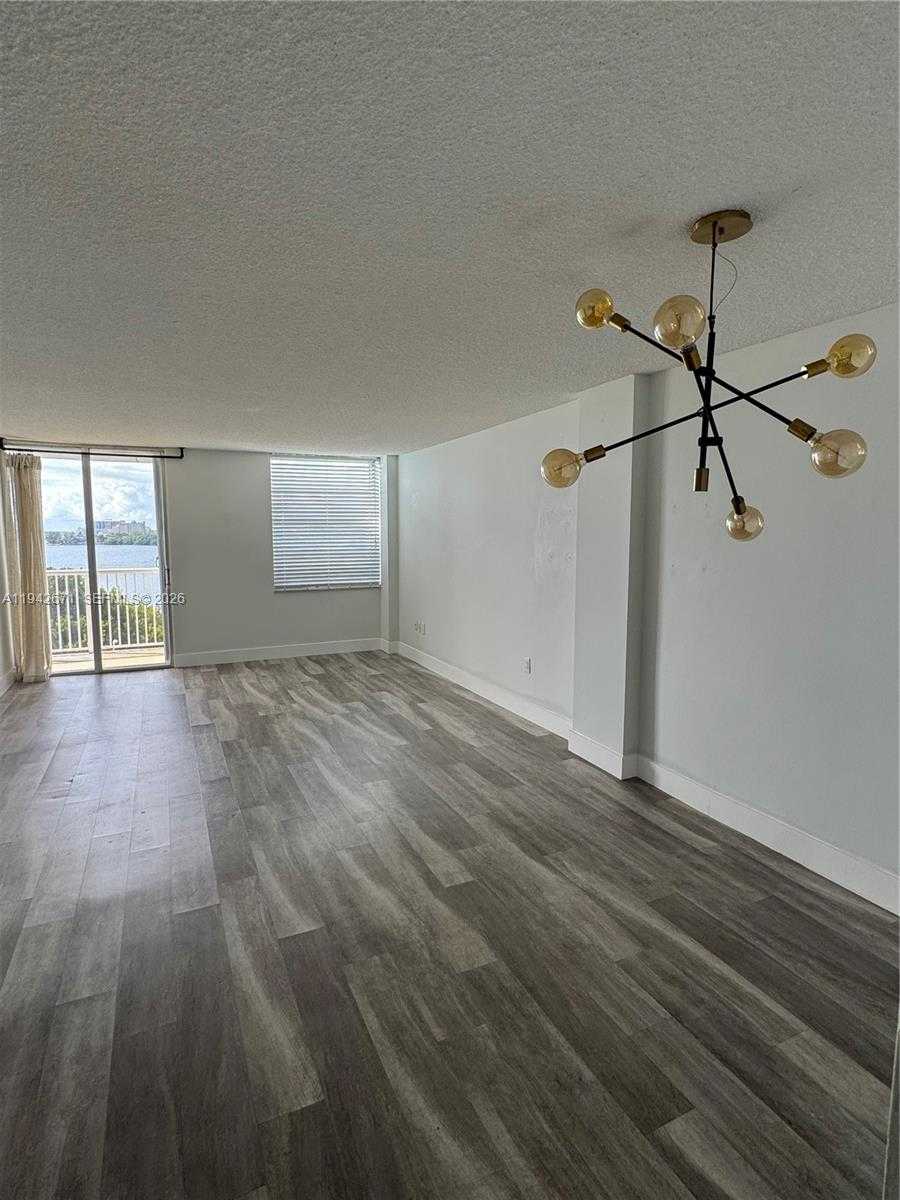 Small Image of 150 SOUTH EAST 25TH RD #8L, Miami Number 4