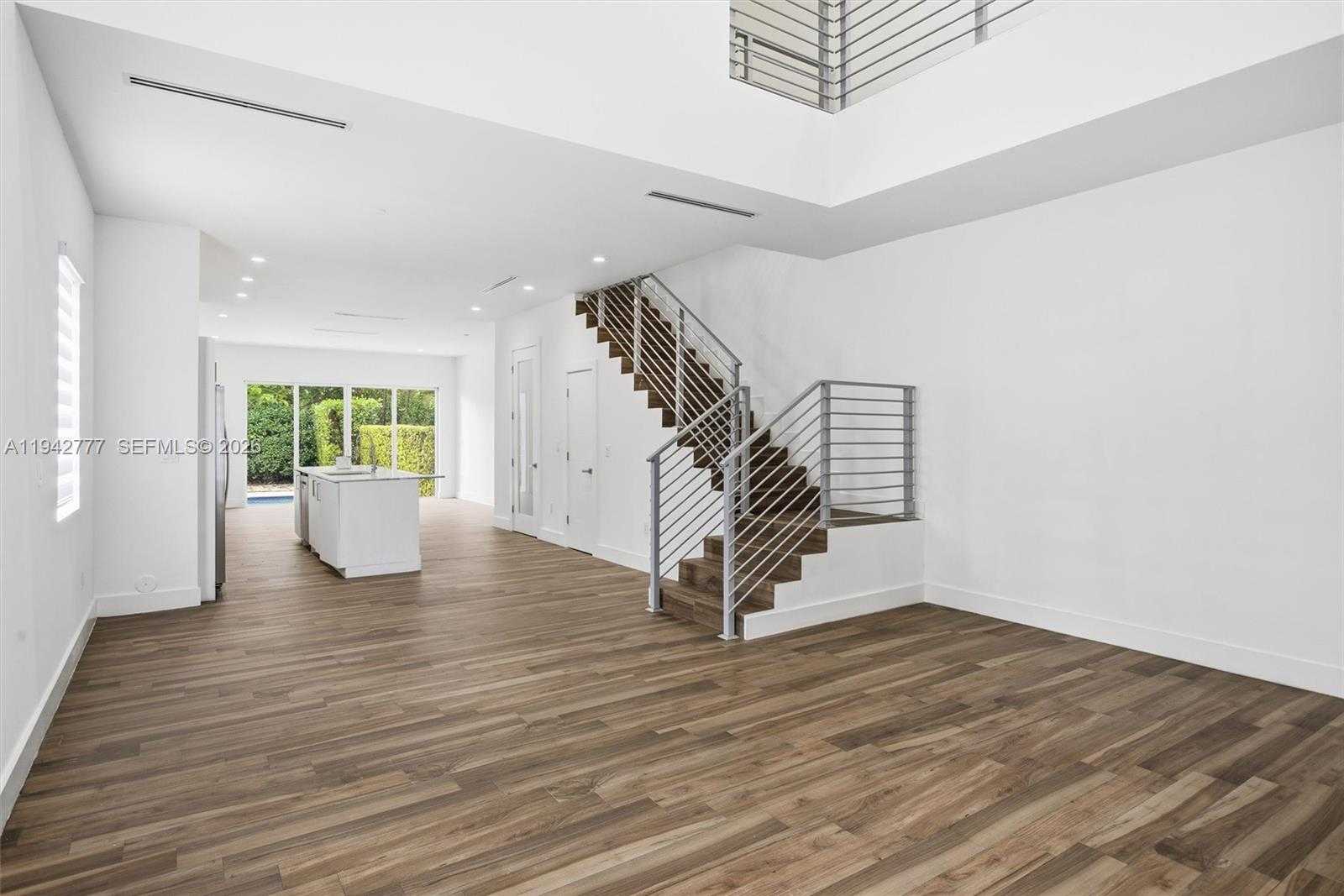 Small Image of 2852 SOUTH WEST 32ND CT #2852, Miami Number 13