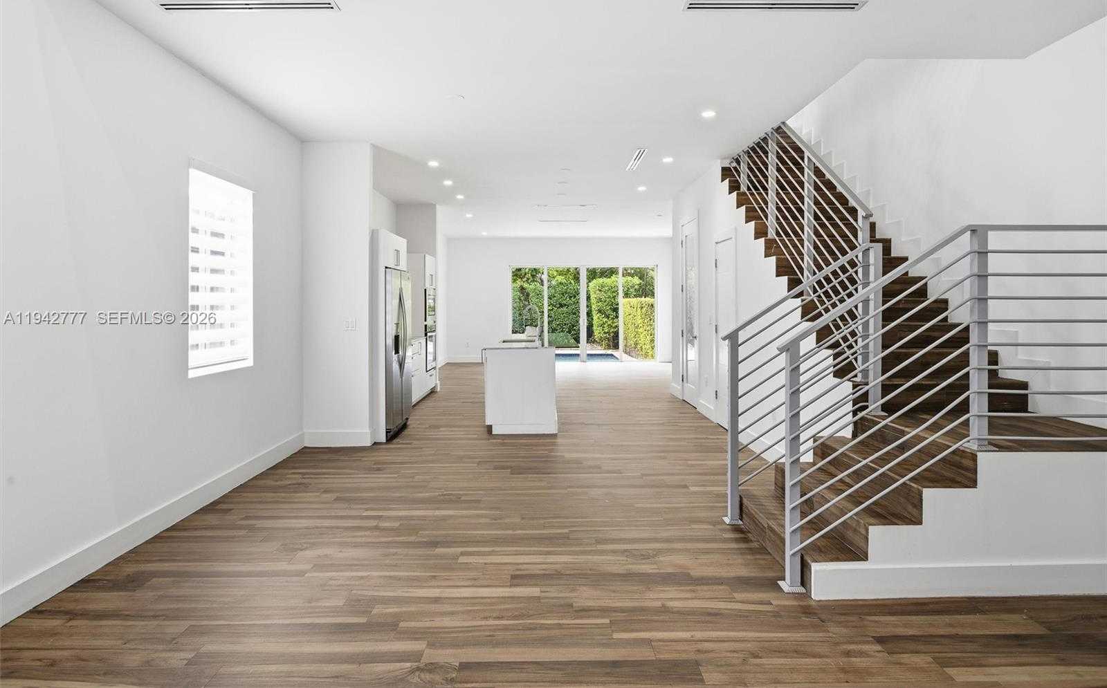 Small Image of 2852 SOUTH WEST 32ND CT #2852, Miami Number 14