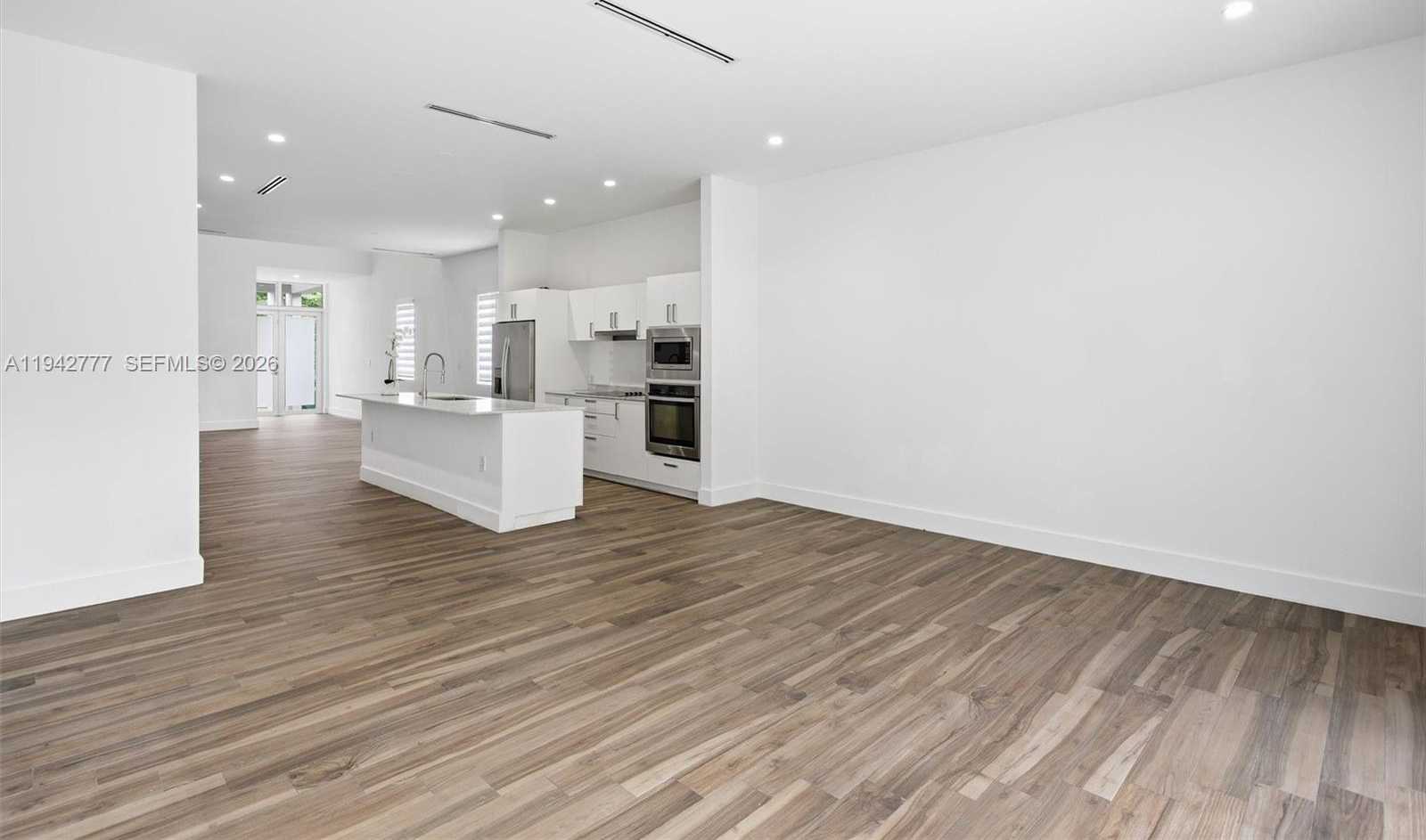 Small Image of 2852 SOUTH WEST 32ND CT #2852, Miami Number 17