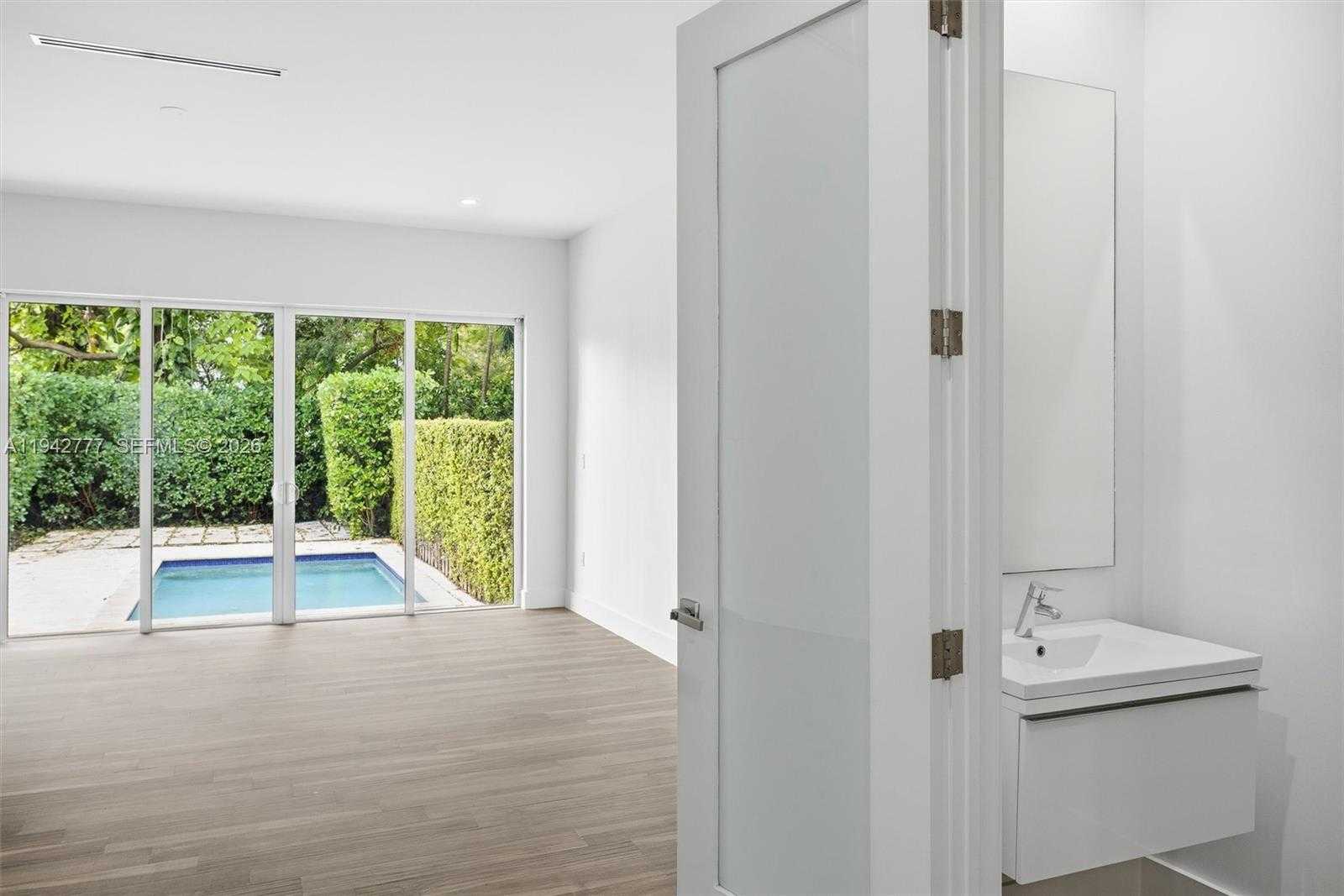 Small Image of 2852 SOUTH WEST 32ND CT #2852, Miami Number 19