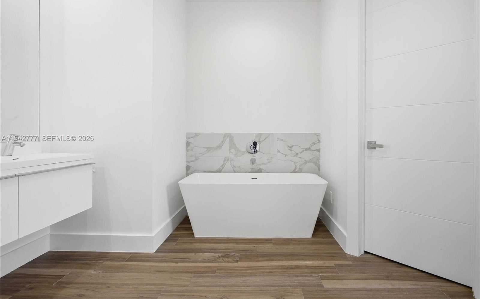 Small Image of 2852 SOUTH WEST 32ND CT #2852, Miami Number 25