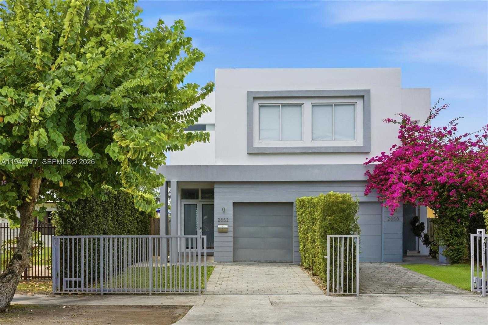 Small Image of 2852 SOUTH WEST 32ND CT #2852, Miami Number 3