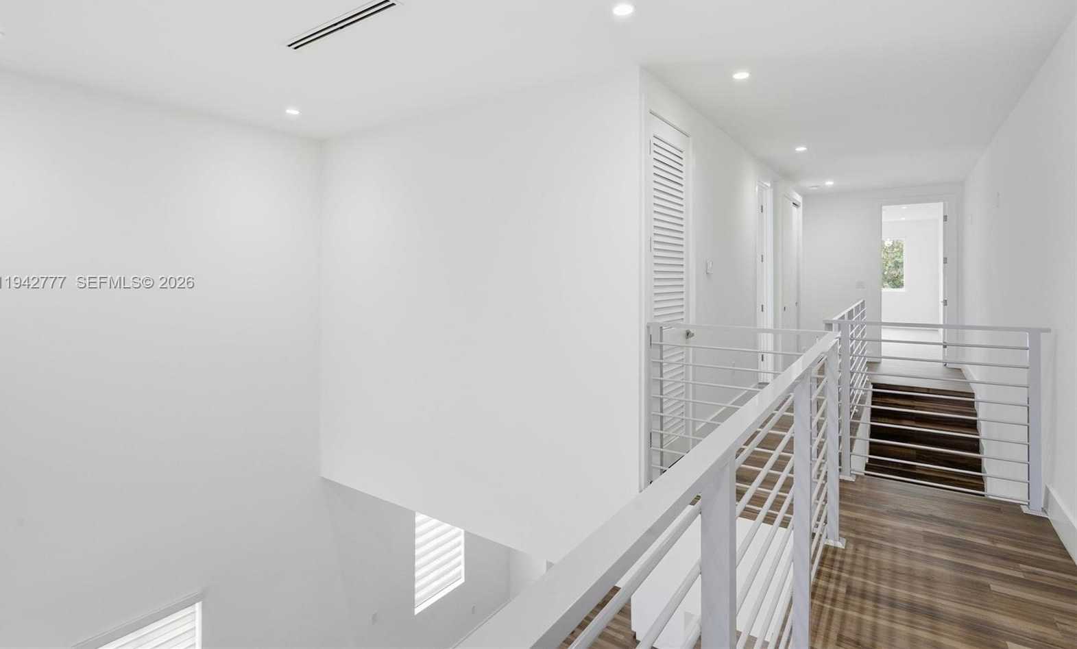 Small Image of 2852 SOUTH WEST 32ND CT #2852, Miami Number 35