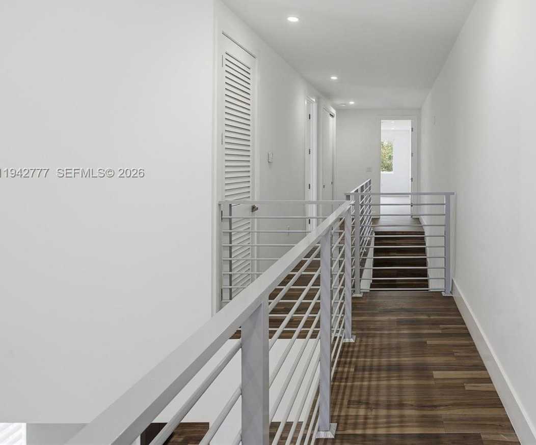 Small Image of 2852 SOUTH WEST 32ND CT #2852, Miami Number 36