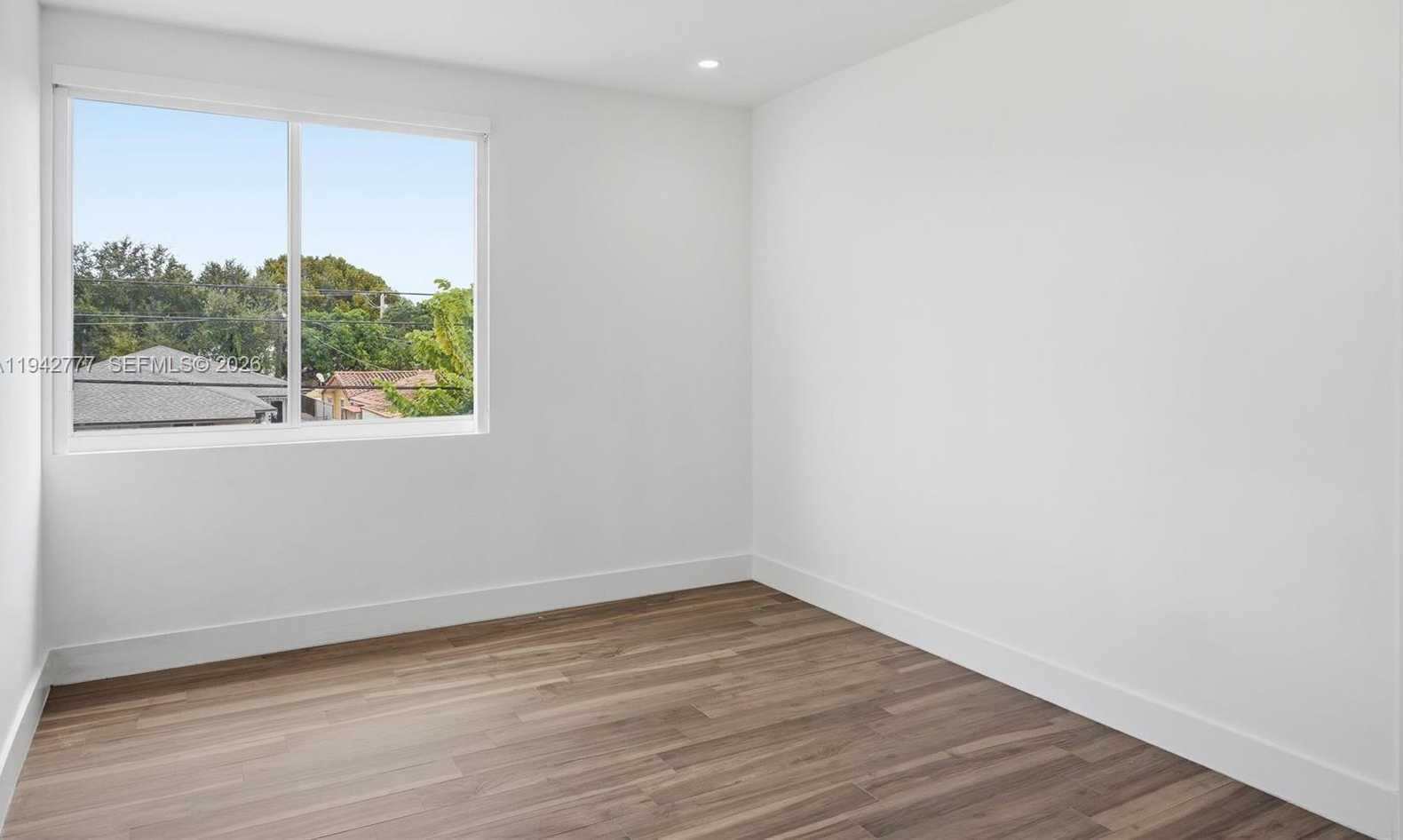 Small Image of 2852 SOUTH WEST 32ND CT #2852, Miami Number 37