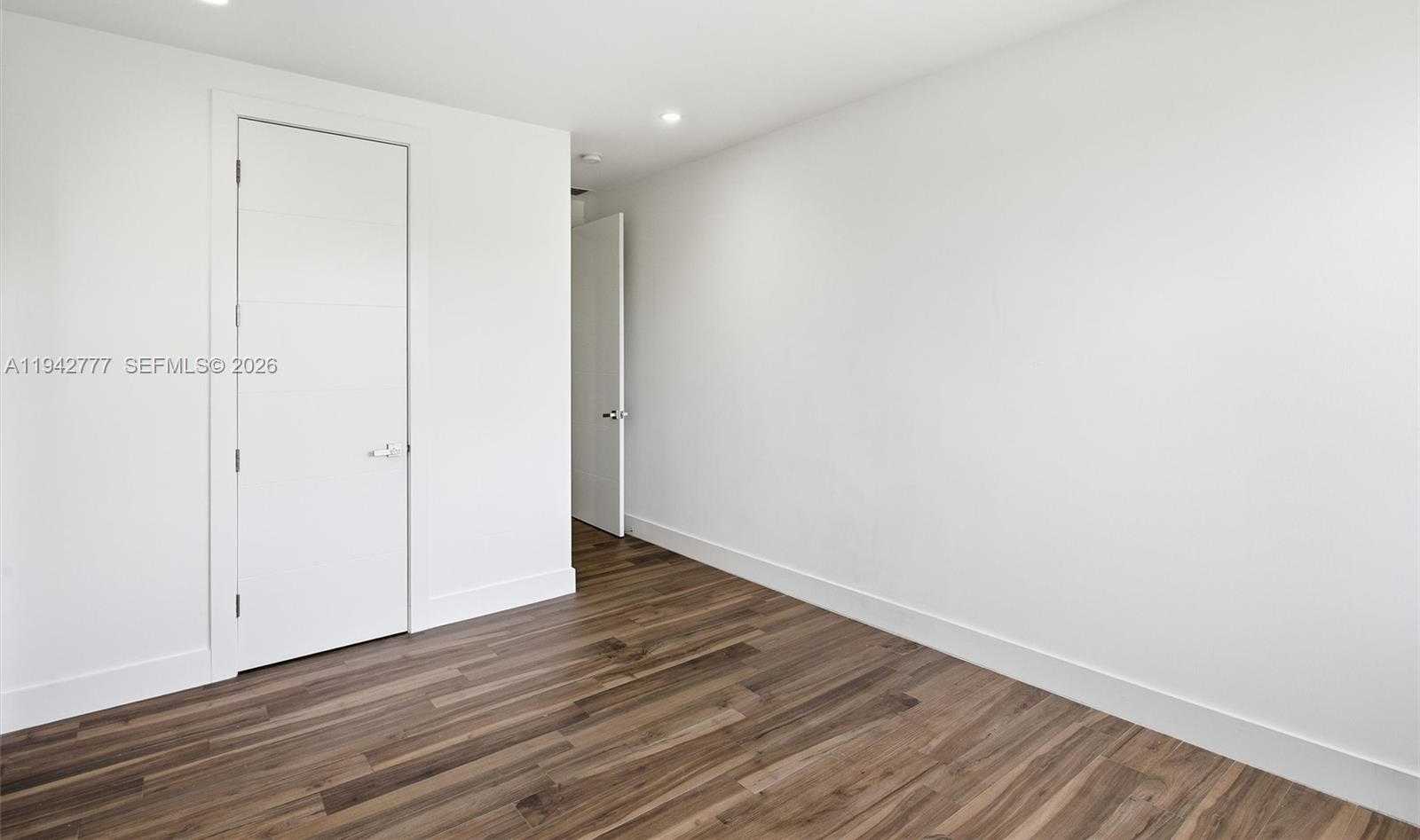 Small Image of 2852 SOUTH WEST 32ND CT #2852, Miami Number 38