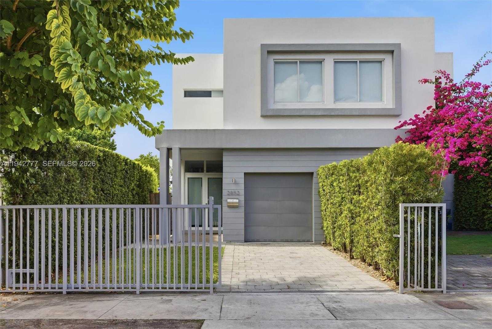 Small Image of 2852 SOUTH WEST 32ND CT #2852, Miami Number 4