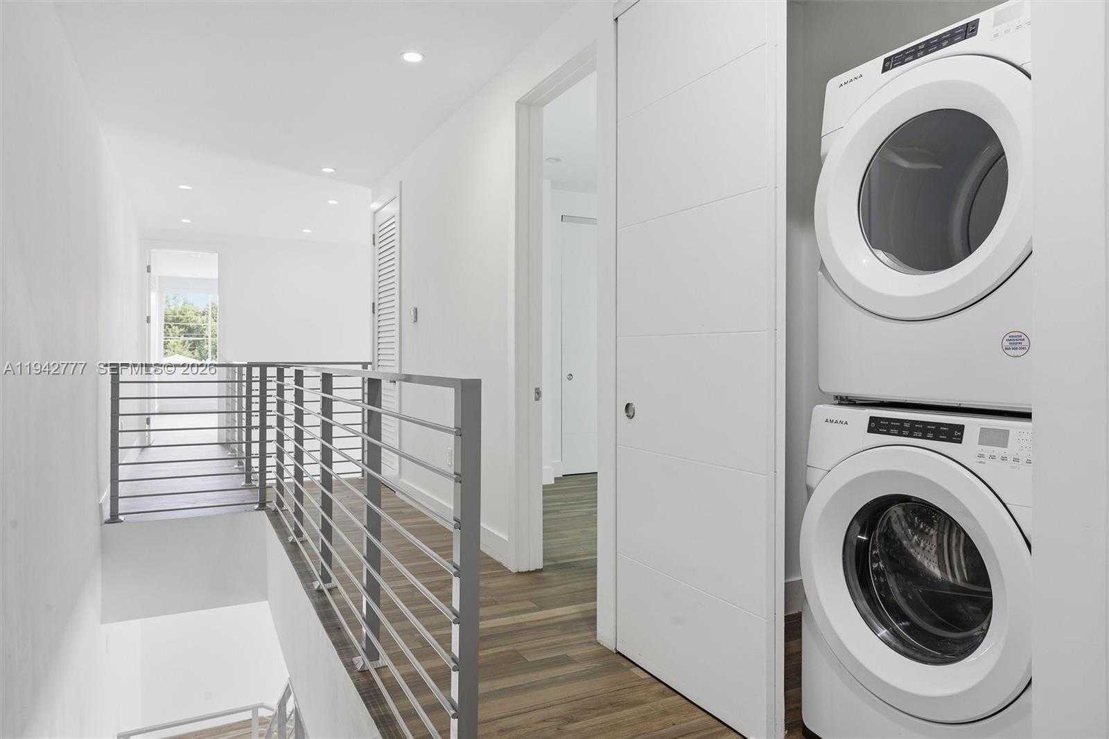 Small Image of 2852 SOUTH WEST 32ND CT #2852, Miami Number 42