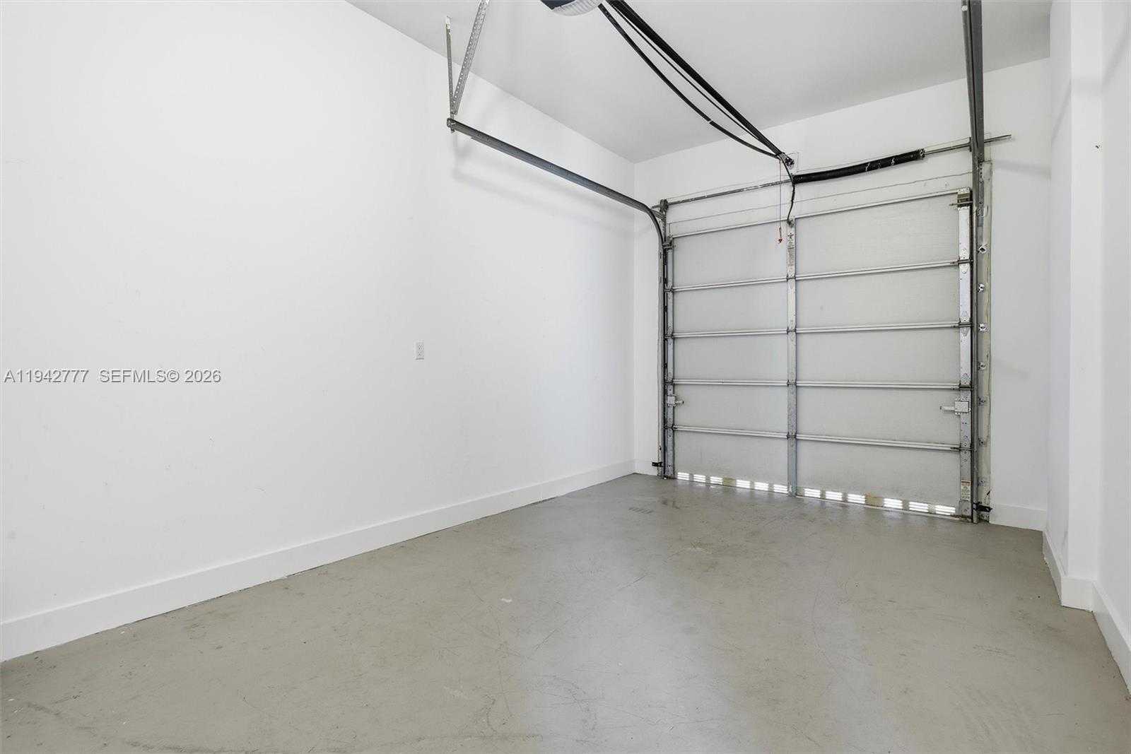 Small Image of 2852 SOUTH WEST 32ND CT #2852, Miami Number 43