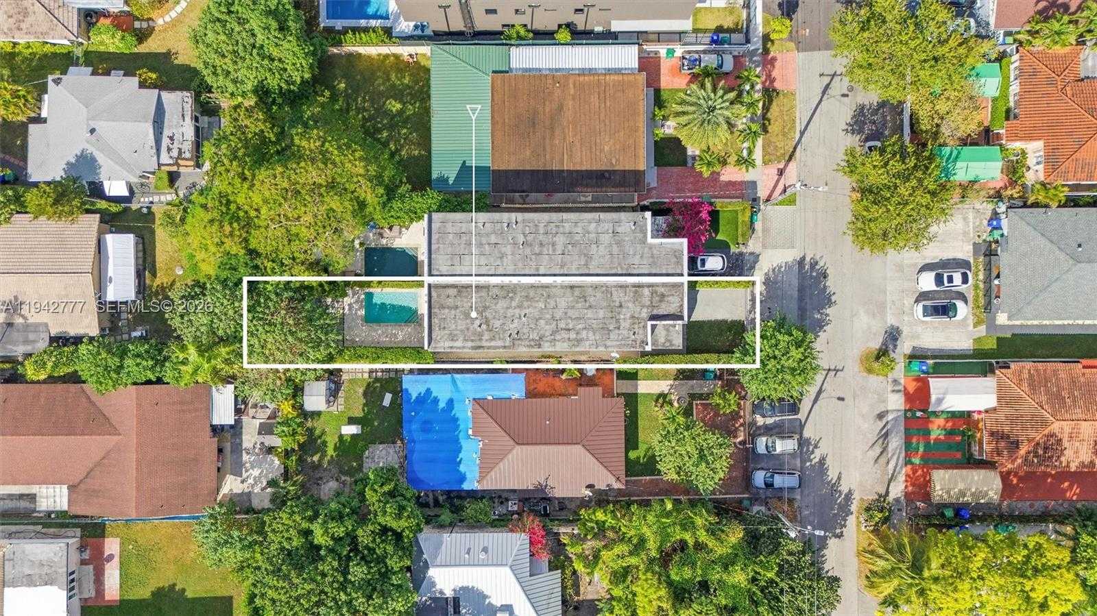 Small Image of 2852 SOUTH WEST 32ND CT #2852, Miami Number 44