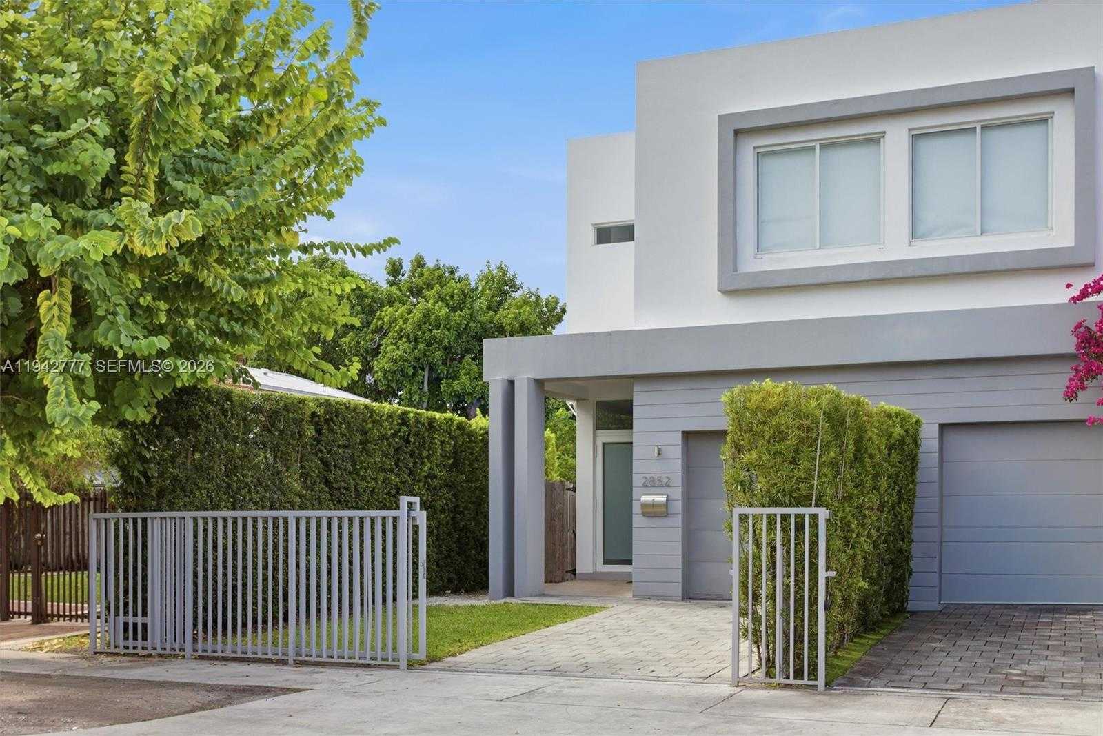 Small Image of 2852 SOUTH WEST 32ND CT #2852, Miami Number 6