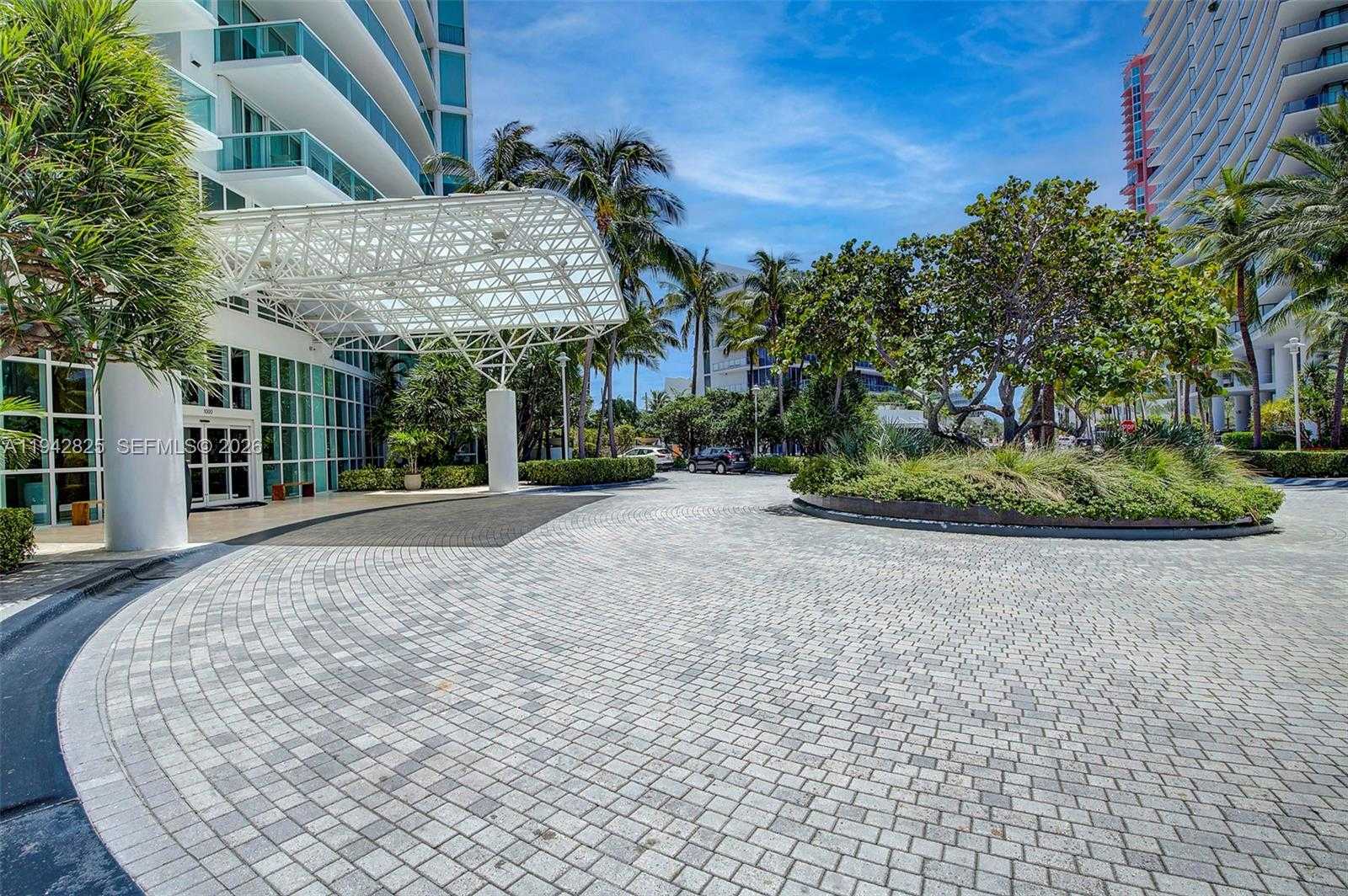 Small Image of 1000 SOUTH POINTE DR #1406, Miami Beach Number 2