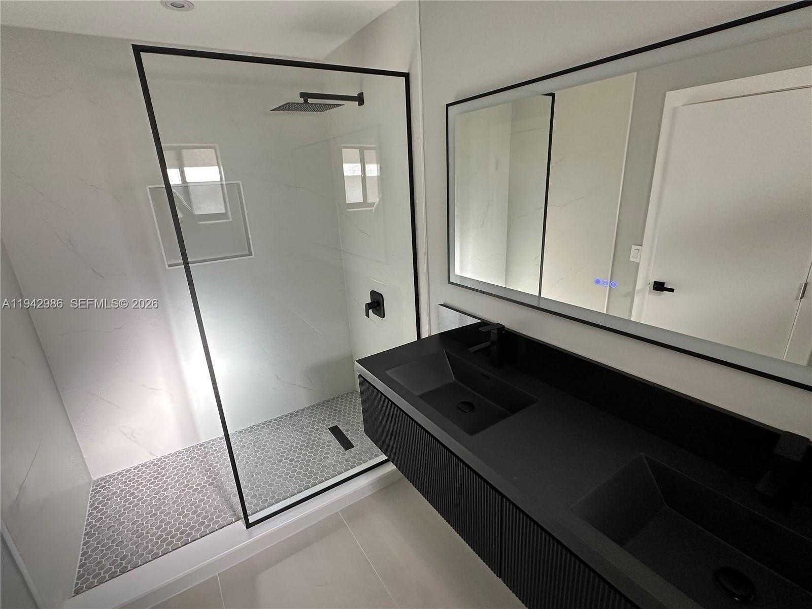 Small Image of Doral Number 15