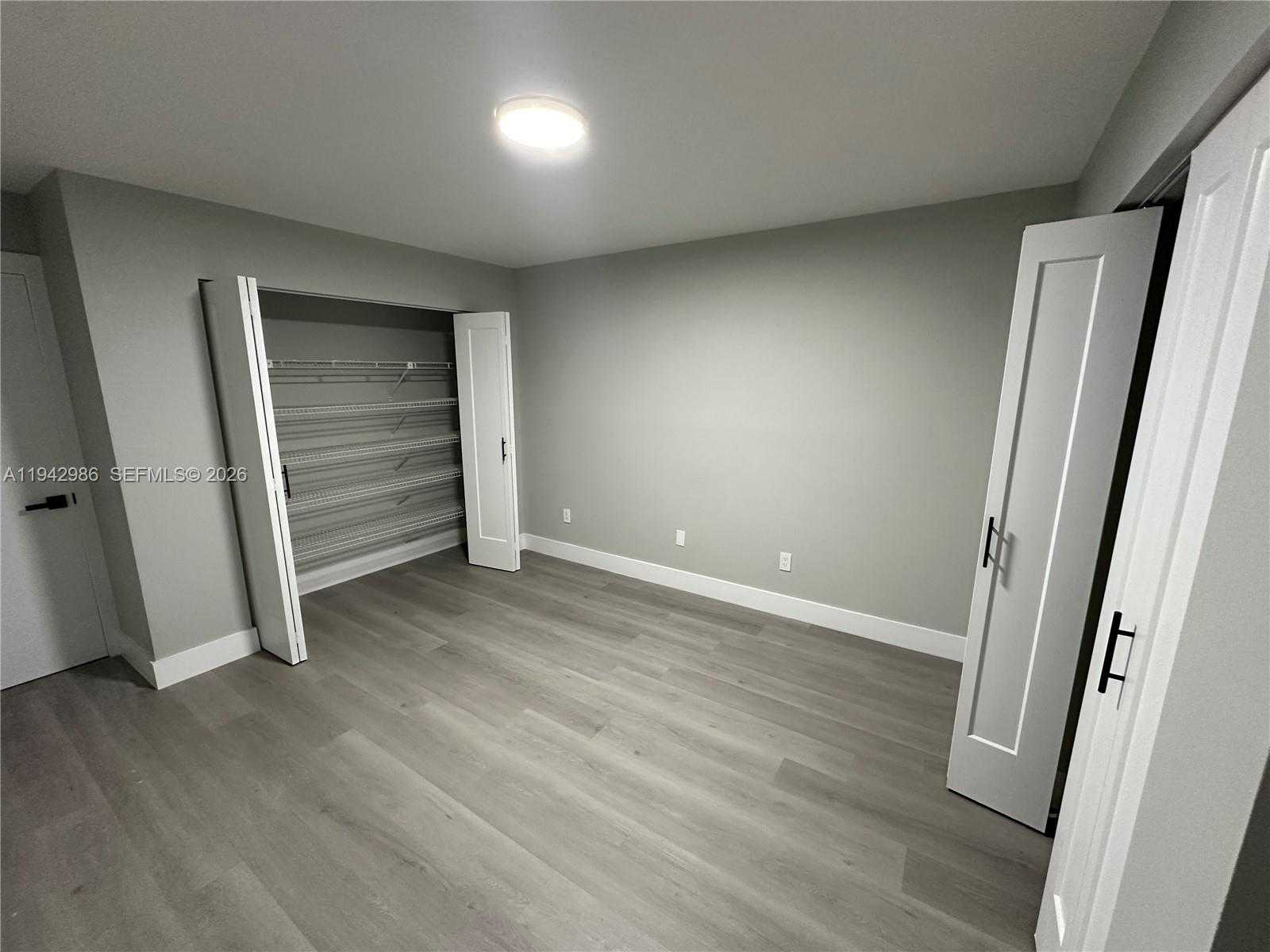 Small Image of Doral Number 17