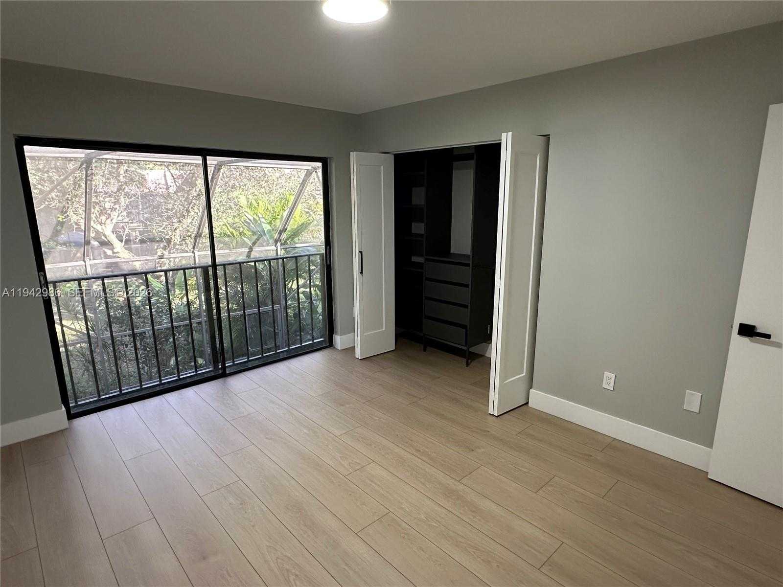 Small Image of Doral Number 21