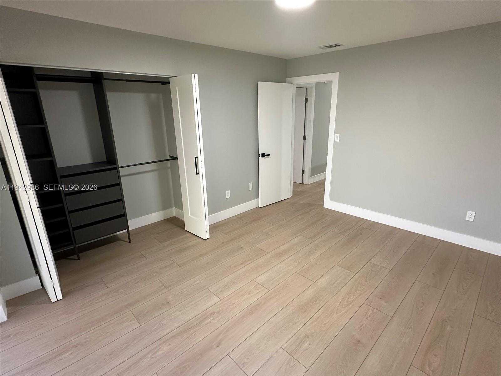 Small Image of Doral Number 22