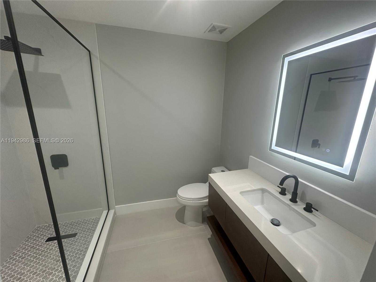 Small Image of Doral Number 23