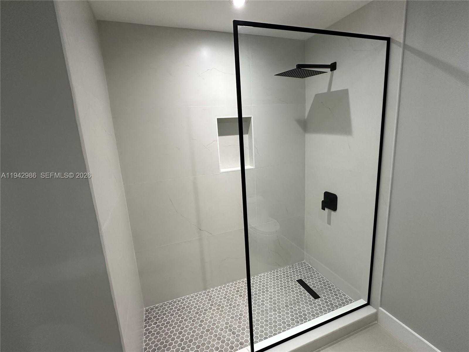 Small Image of Doral Number 24