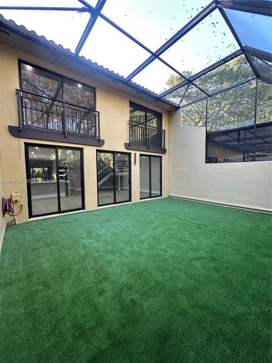 Small Image of Doral Number 29