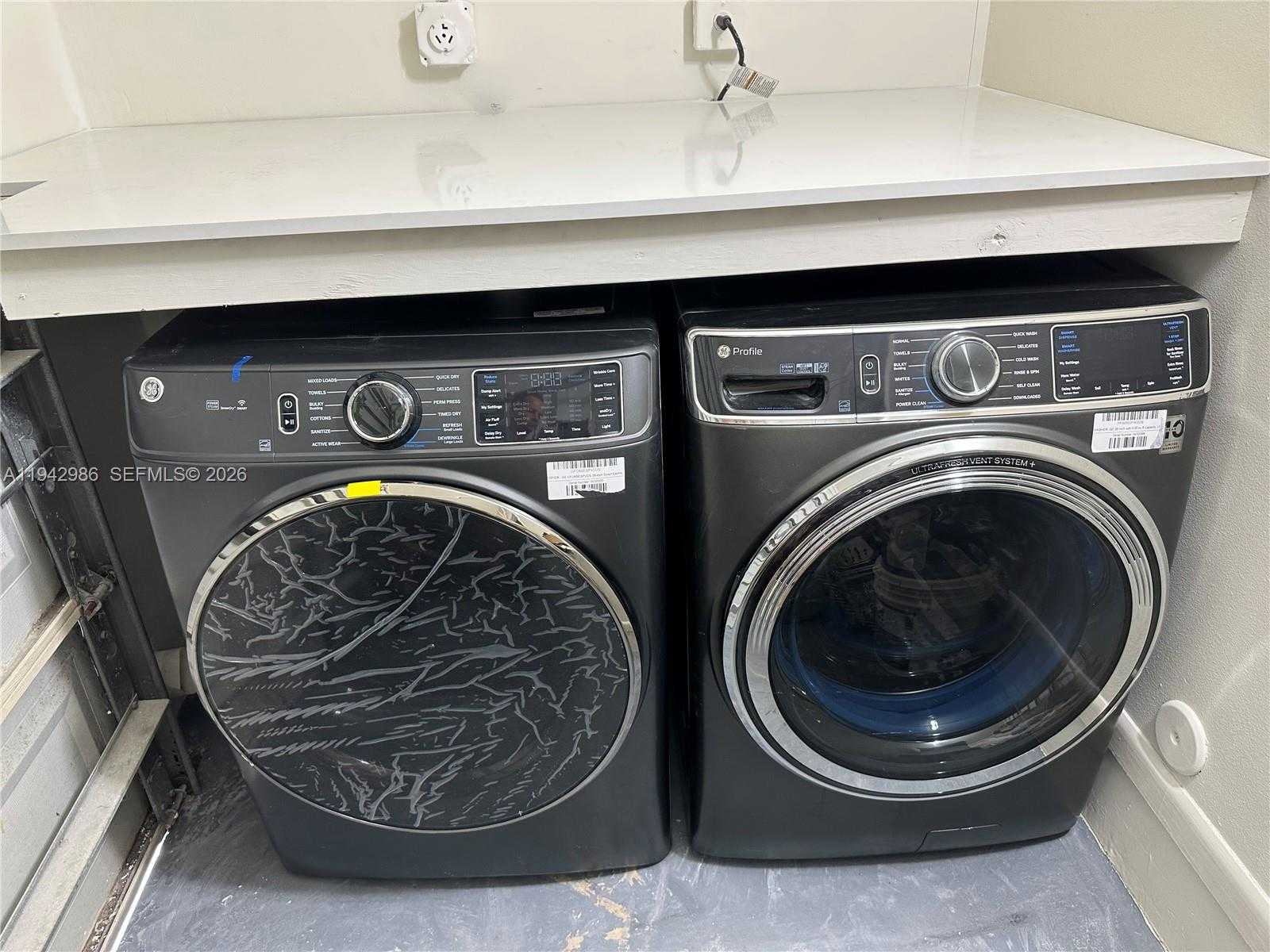 Small Image of Doral Number 32