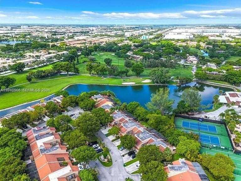 Small Image of Doral Number 33