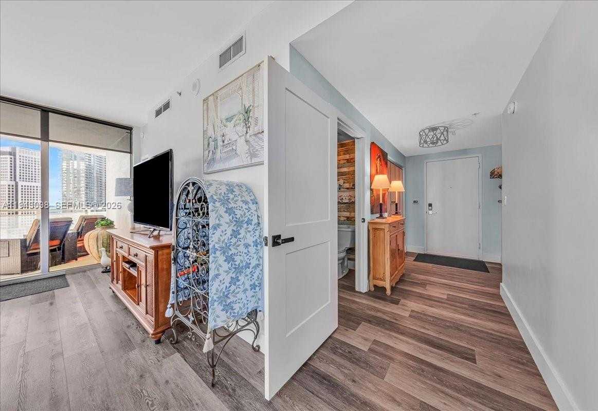 Small Image of 90 SOUTH WEST 3RD ST #2604, Miami Number 15