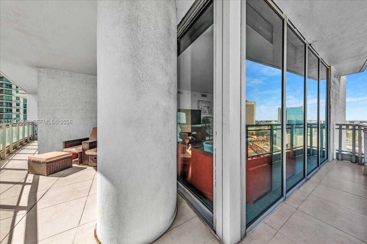 Small Image of 90 SOUTH WEST 3RD ST #2604, Miami Number 25