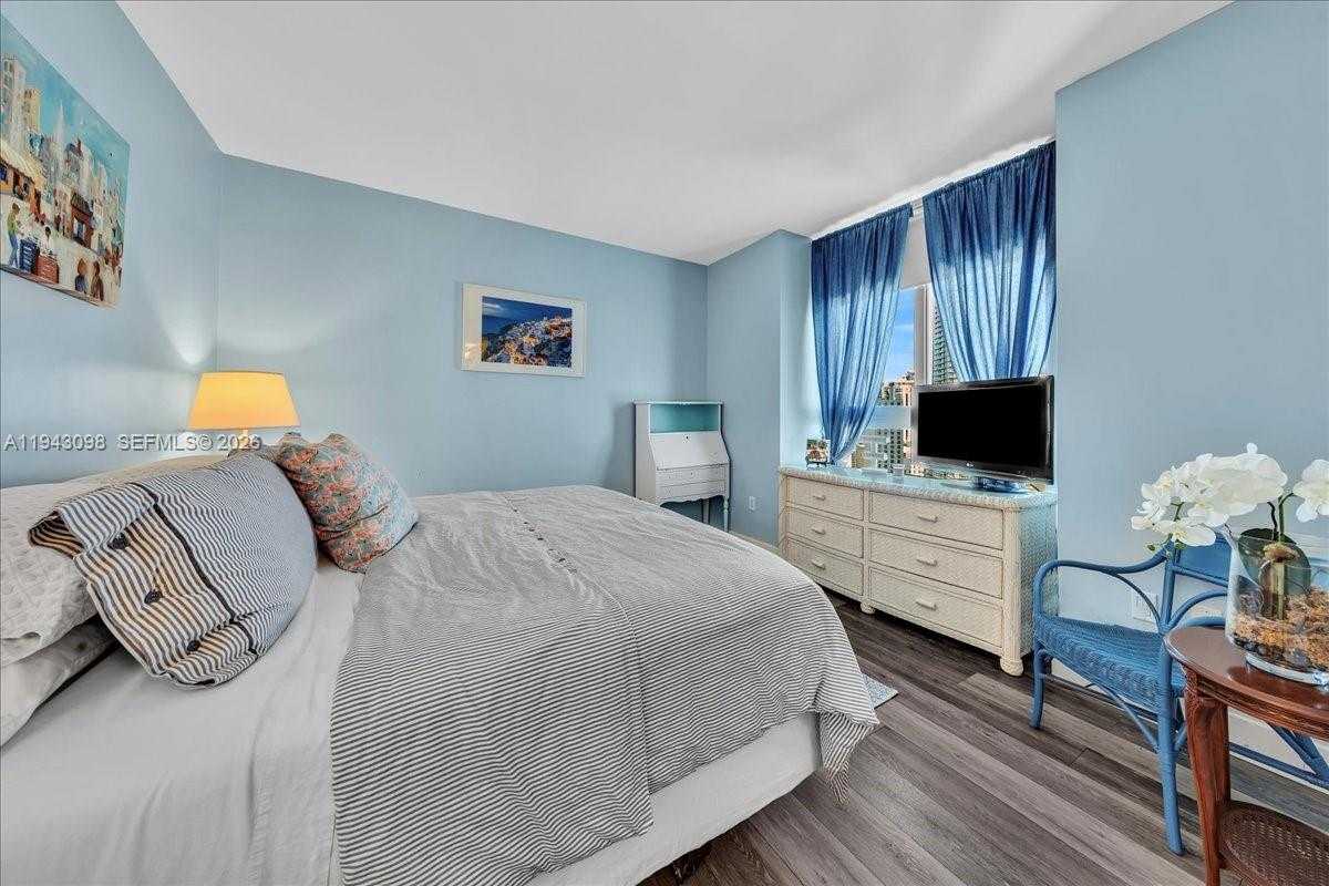 Small Image of 90 SOUTH WEST 3RD ST #2604, Miami Number 32