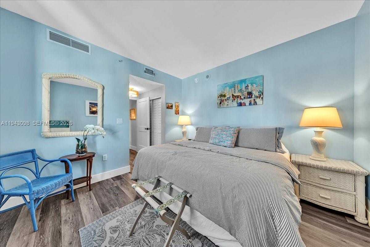 Small Image of 90 SOUTH WEST 3RD ST #2604, Miami Number 34