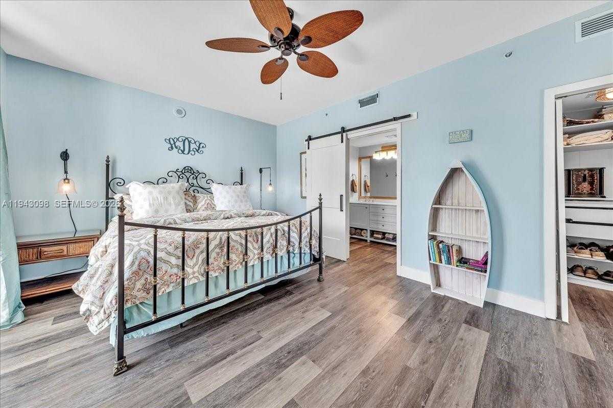 Small Image of 90 SOUTH WEST 3RD ST #2604, Miami Number 36