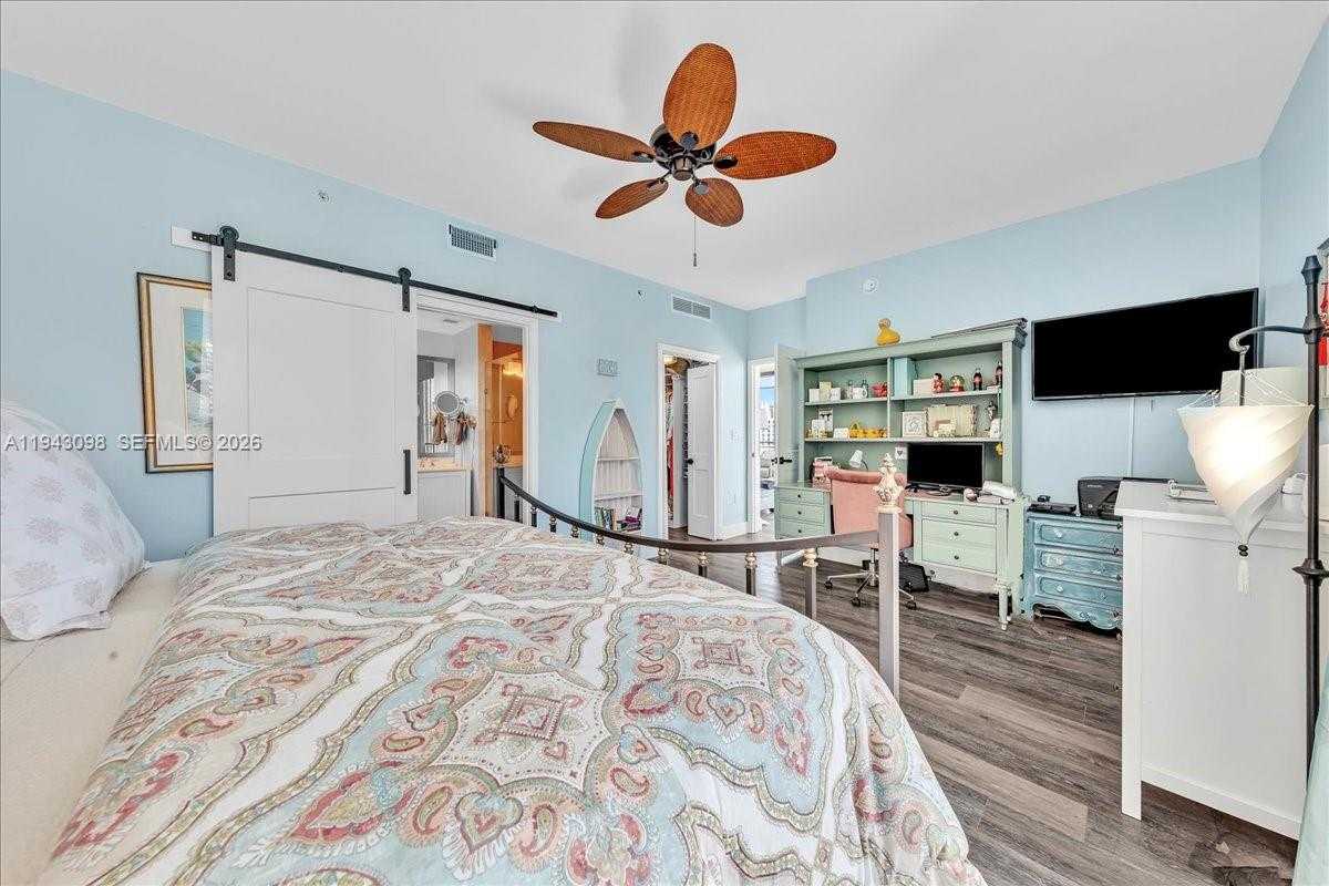 Small Image of 90 SOUTH WEST 3RD ST #2604, Miami Number 37