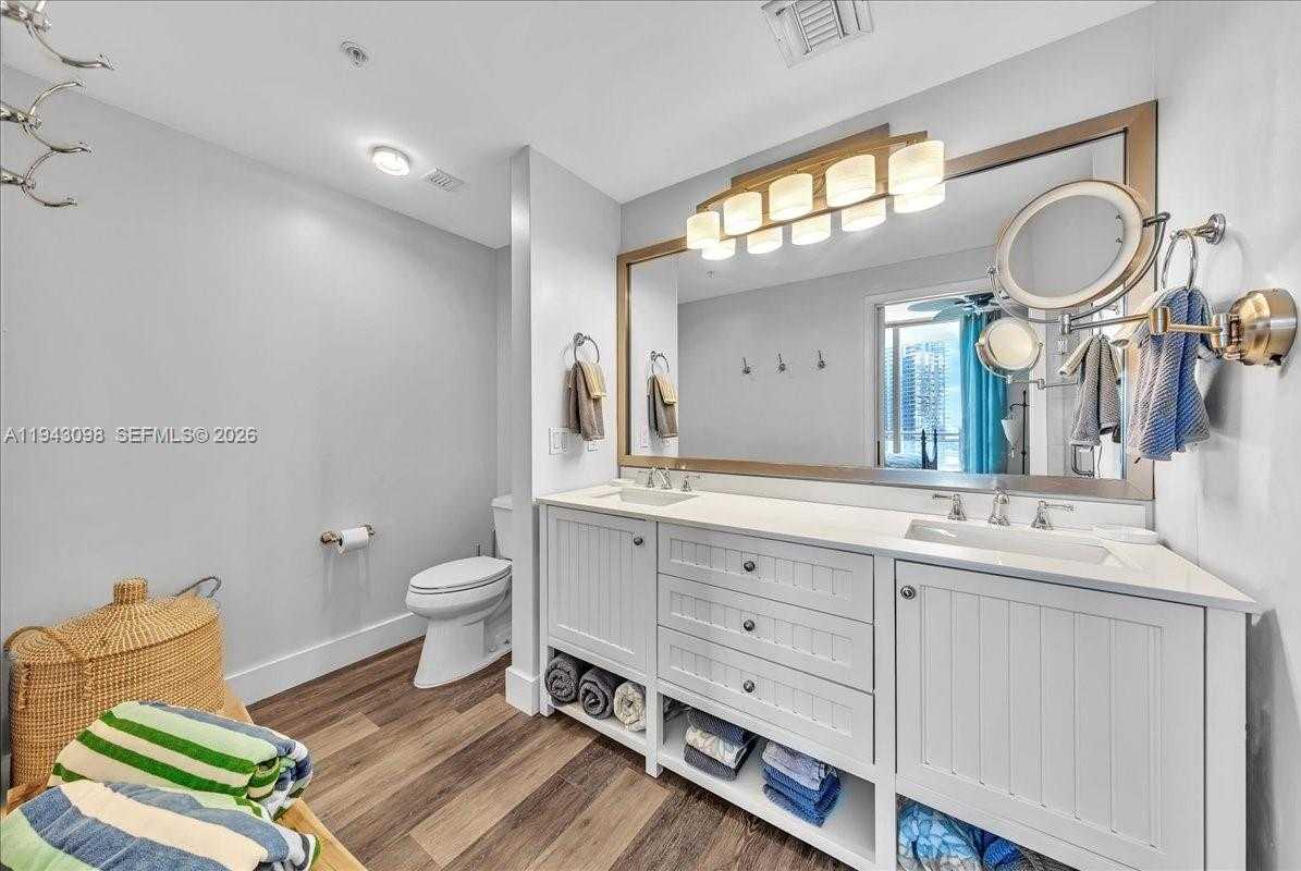 Small Image of 90 SOUTH WEST 3RD ST #2604, Miami Number 39