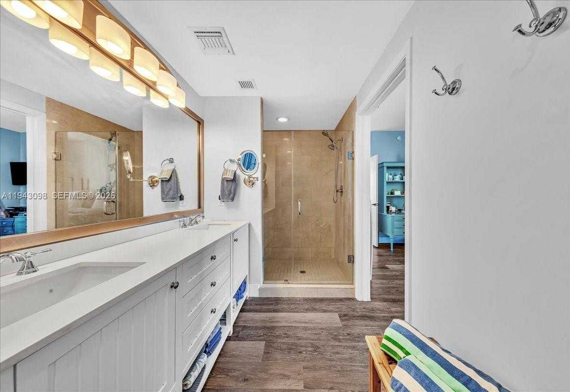 Small Image of 90 SOUTH WEST 3RD ST #2604, Miami Number 40