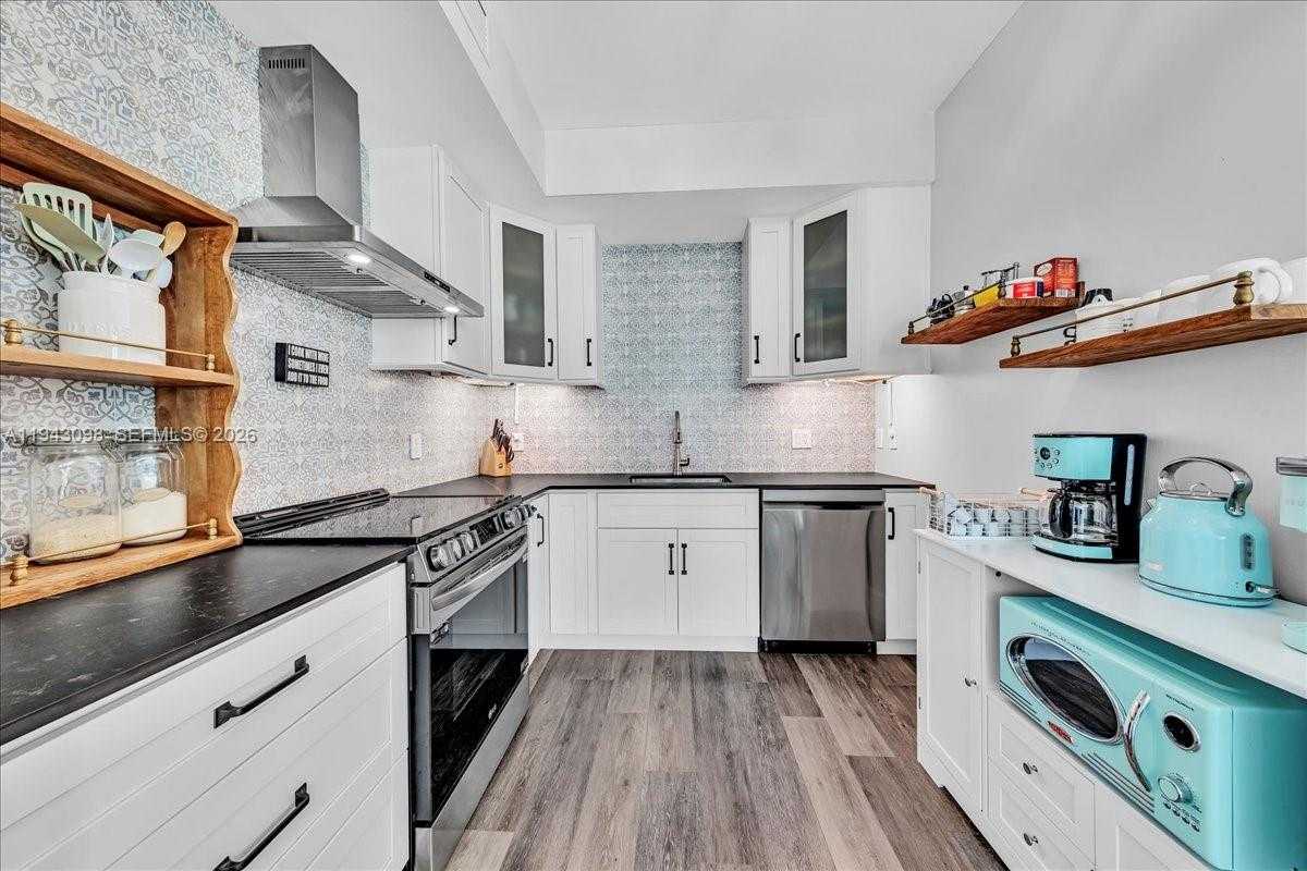 Small Image of 90 SOUTH WEST 3RD ST #2604, Miami Number 9