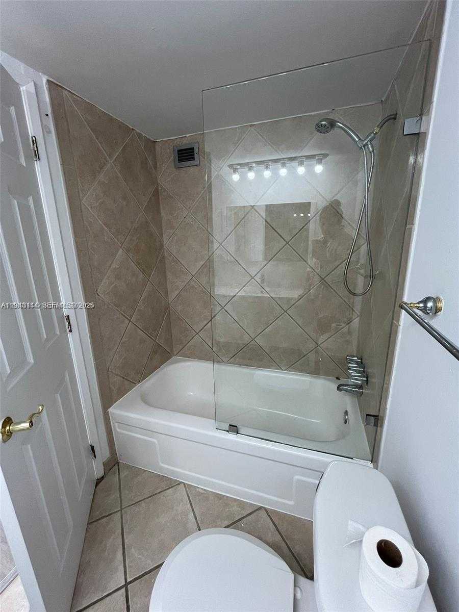 Small Image of 6770 INDIAN CREEK DR #11H, Miami Beach Number 10