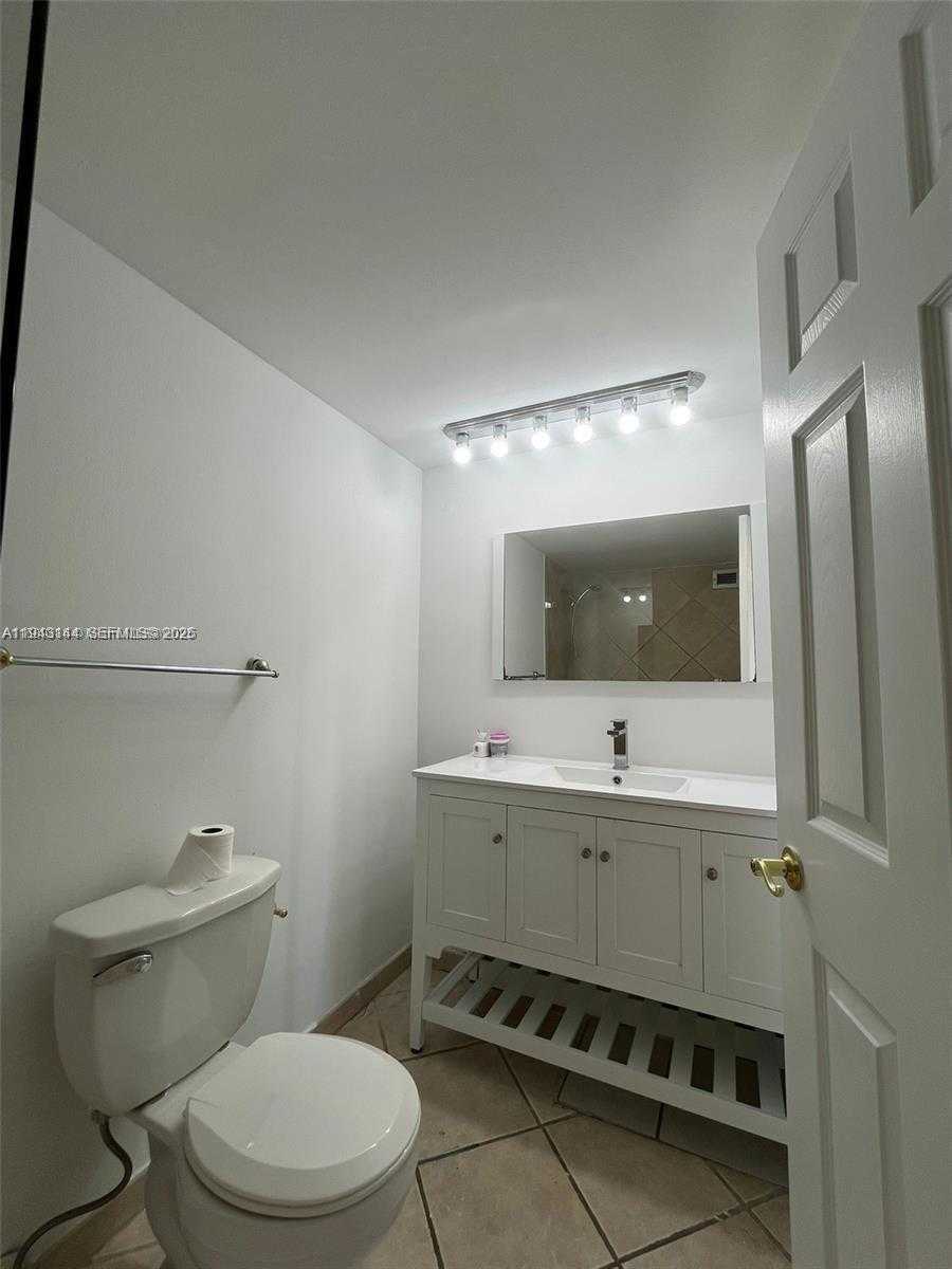 Small Image of 6770 INDIAN CREEK DR #11H, Miami Beach Number 11