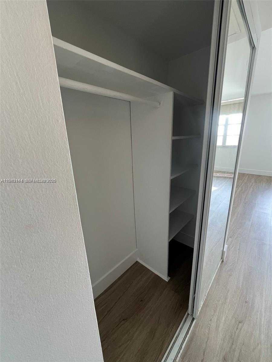 Small Image of 6770 INDIAN CREEK DR #11H, Miami Beach Number 16