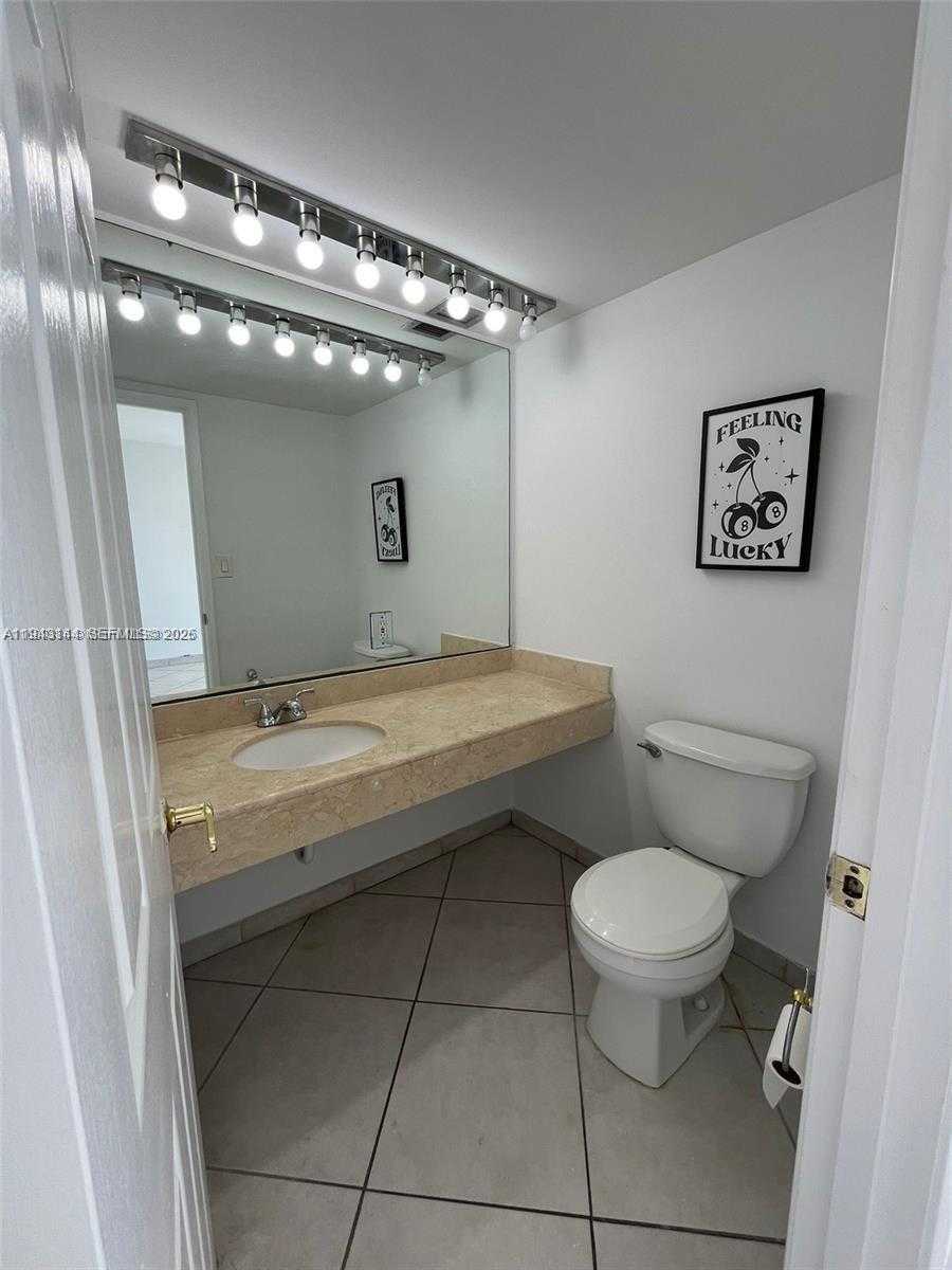 Small Image of 6770 INDIAN CREEK DR #11H, Miami Beach Number 9