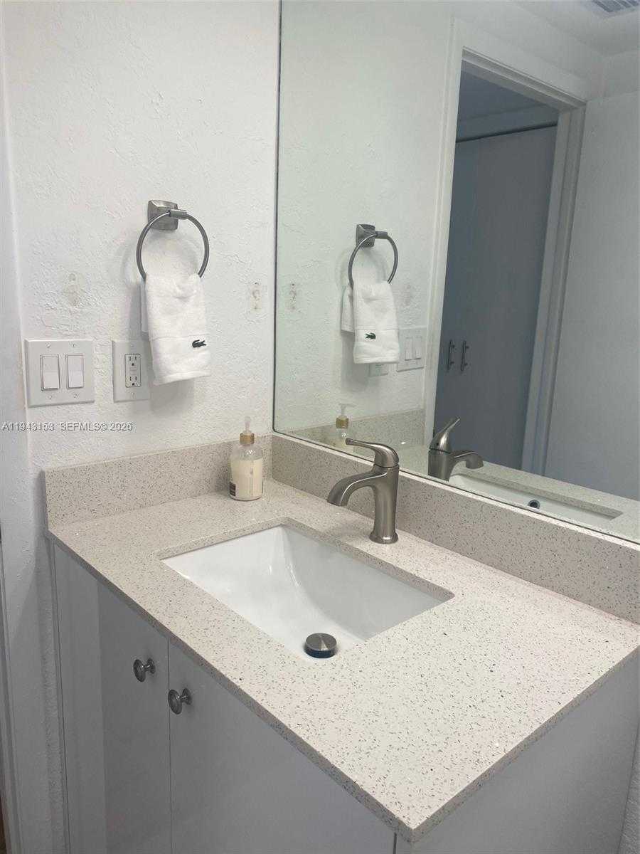 Small Image of 20191 EAST COUNTRY CLUB DR #911, Aventura Number 26