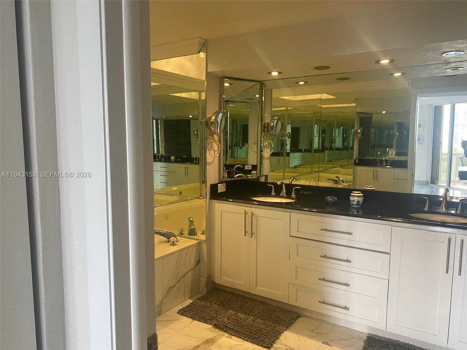 Small Image of 20191 EAST COUNTRY CLUB DR #911, Aventura Number 33