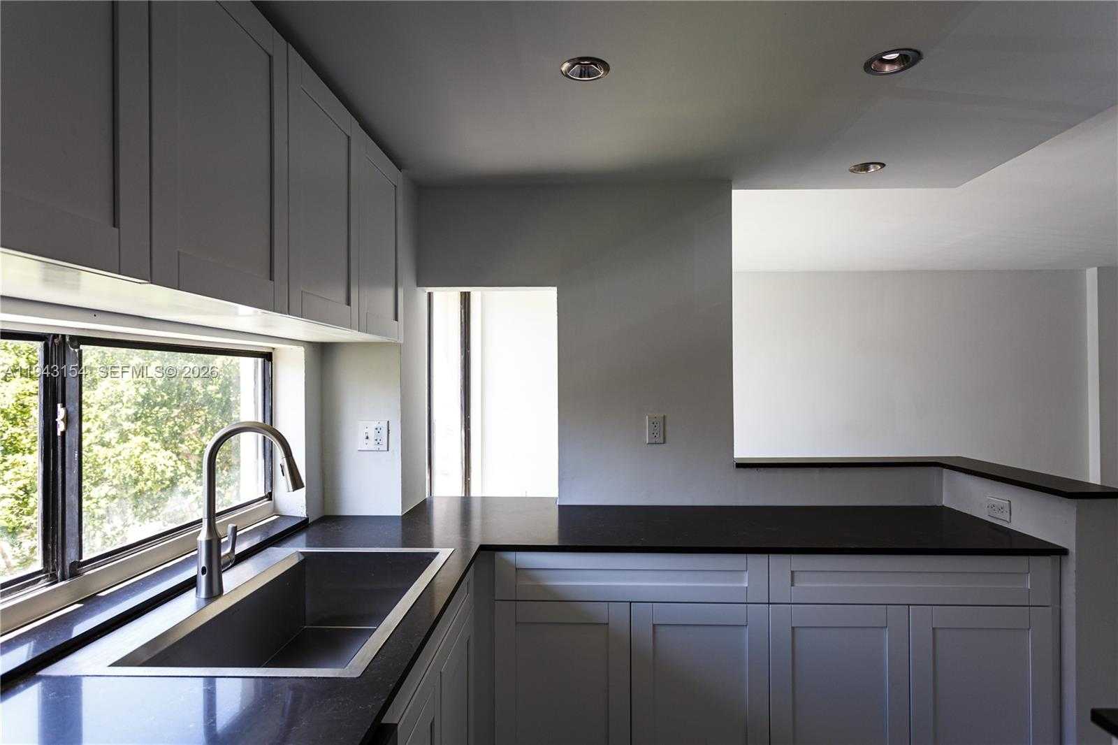 Small Image of Sunny Isles Beach Number 23