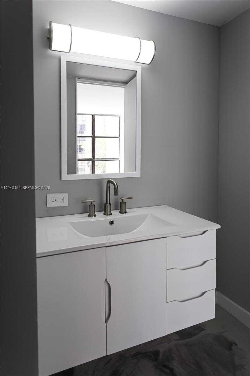 Small Image of Sunny Isles Beach Number 48