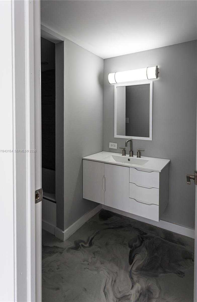 Small Image of Sunny Isles Beach Number 50