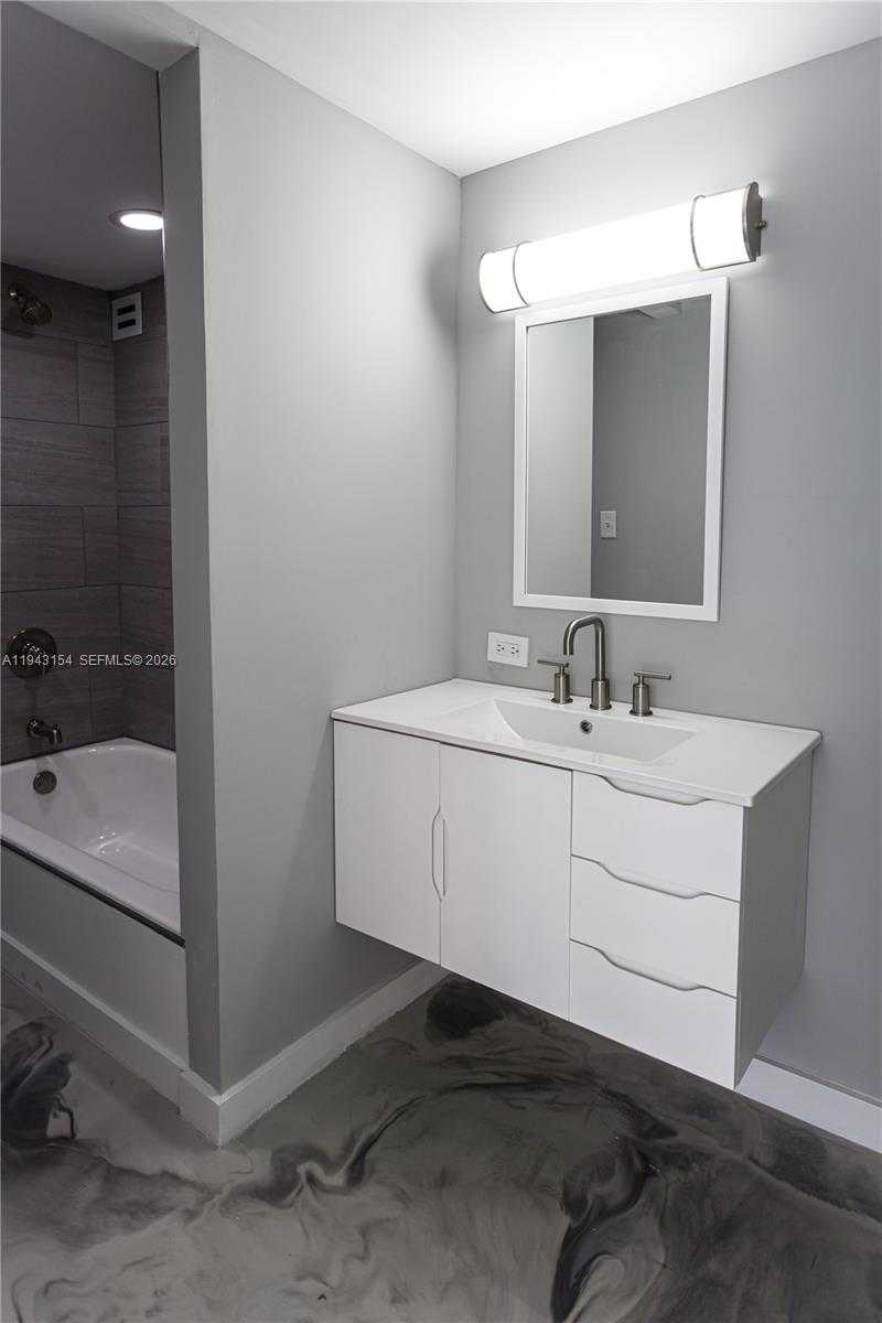 Small Image of Sunny Isles Beach Number 58