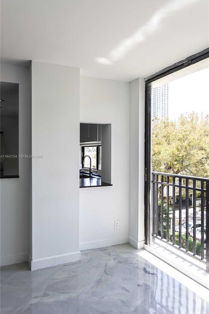 Small Image of Sunny Isles Beach Number 9