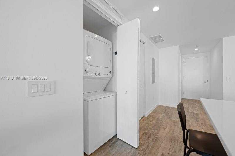 Small Image of 650 NORTH EAST 32ND ST #602, Miami Number 13