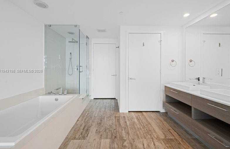 Small Image of 650 NORTH EAST 32ND ST #602, Miami Number 23